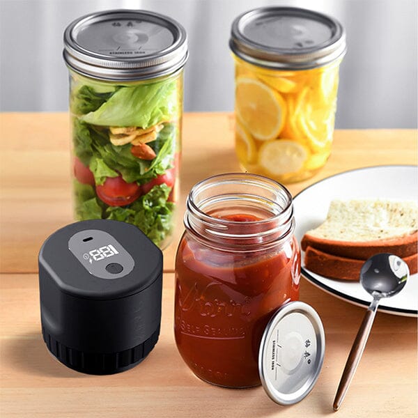 Moderne, oppladbar vakuumforsegler for Mason Jars. Forenkler matoppbevaring og holder ingredienser ferske.