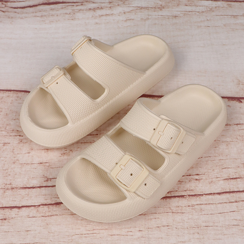 Myke unisex tøfler med tykk såle gir optimal komfort, perfekt som innesko og avslappede sandaler.