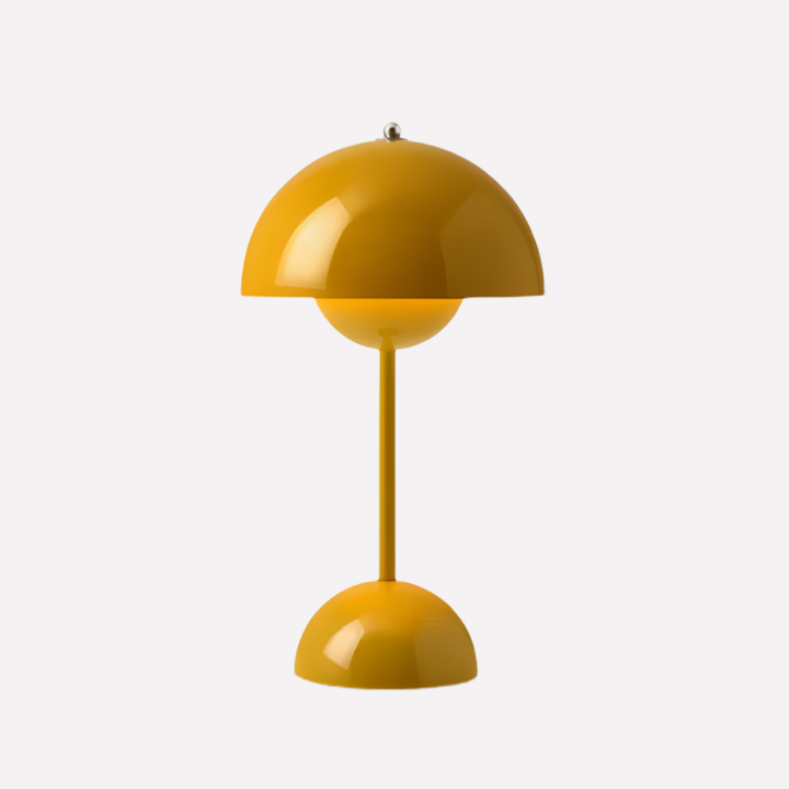 Moderne dimbar bordlampe med berøringskontroll. Skaper stemningsfull belysning for dekorasjon.