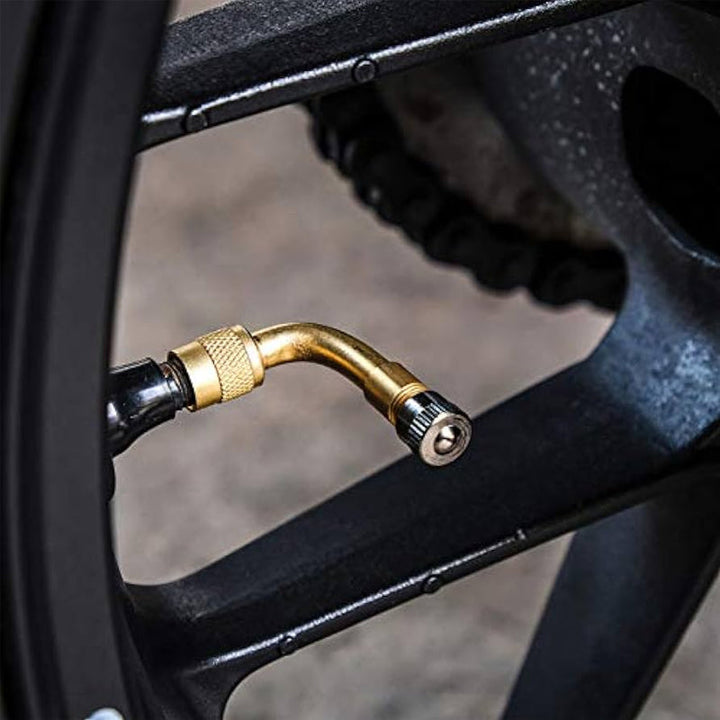 Vinklet dekkventilforlenger for optimal tilgang til ventiler på trange steder.