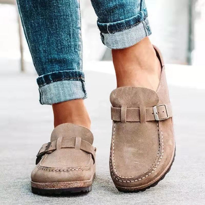 Komfortable Olga slip-on loafers med spenne. Perfekte damesko for sommer og avslappet bruk.