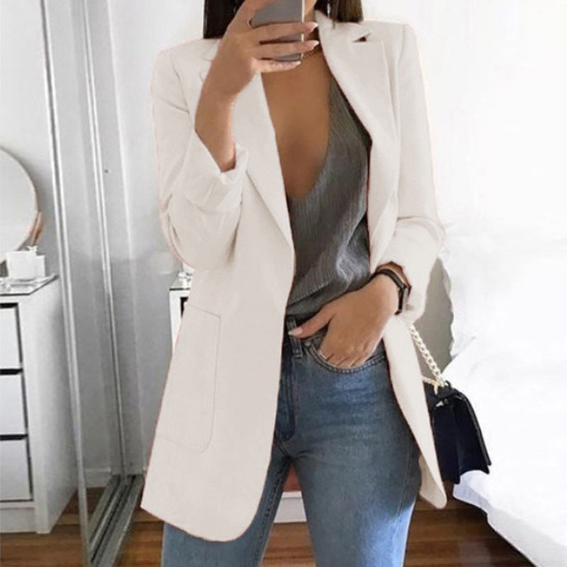 Arbeidsjakke og kontorstil blazer for den moderne kvinnen. Elegant og komfortabel kvinneklær.