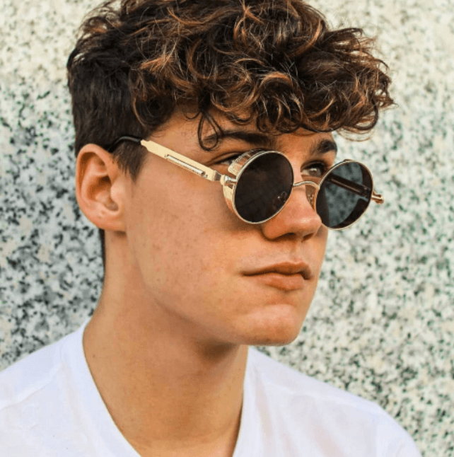 Ikoniske Unisex Rebel solbriller. Retro stil, UV400 beskyttelse for trendig mote og optimal øyebeskyttelse.