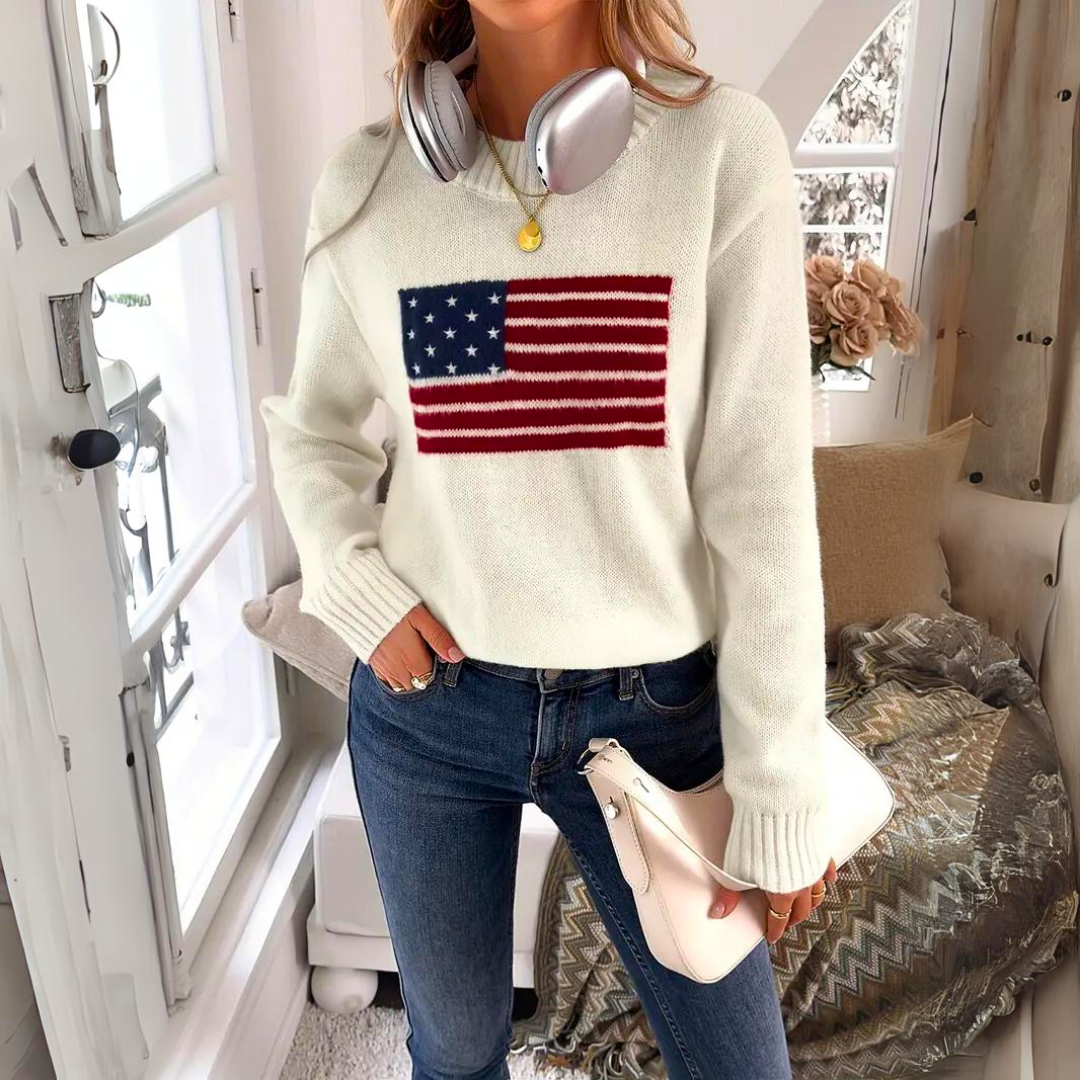 Trendy dame strikkegenser med amerikansk flagg motiv, ideell for fritid og komfortabel hverdag.