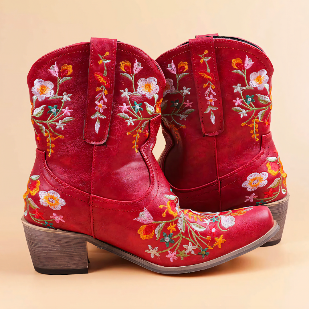 Klassiske dame cowgirlstøvler, vintage design møter værbestandig kvalitet for komfortable og slitesterke kvinneboots.