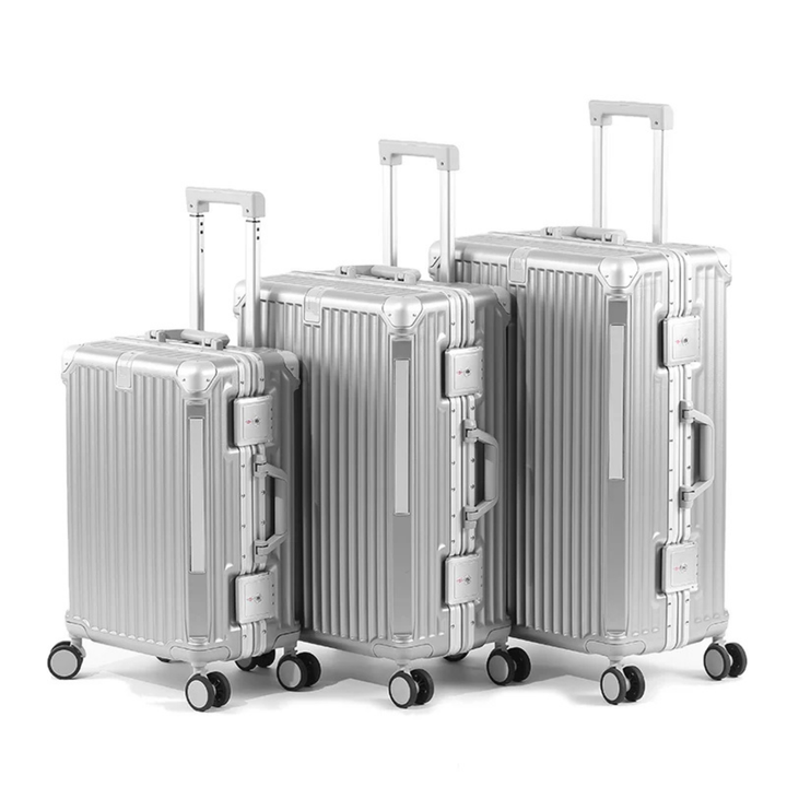 Moderne hard-shell koffert med lett aluminiumsramme, WC2026, ideell for stilfull og sikker feriebagasje.