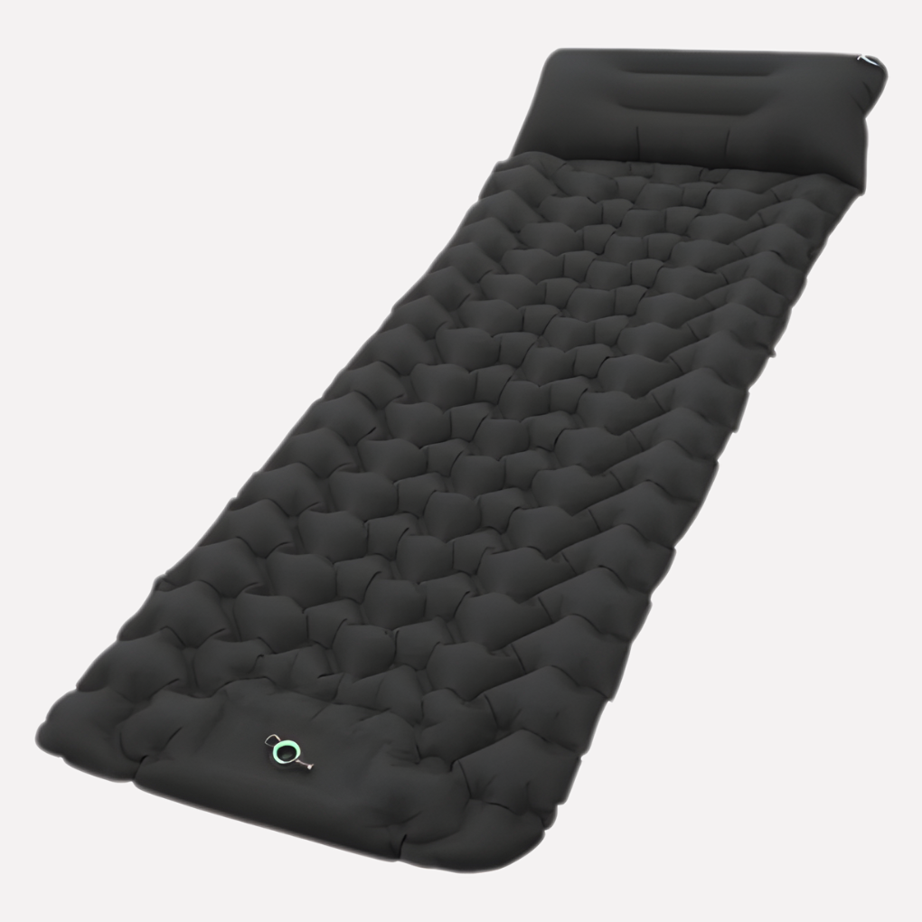 Sammenrullet, lettvekt soveunderlag klart for tur. Perfekt for hengekøye, fottur og kompakt camping.