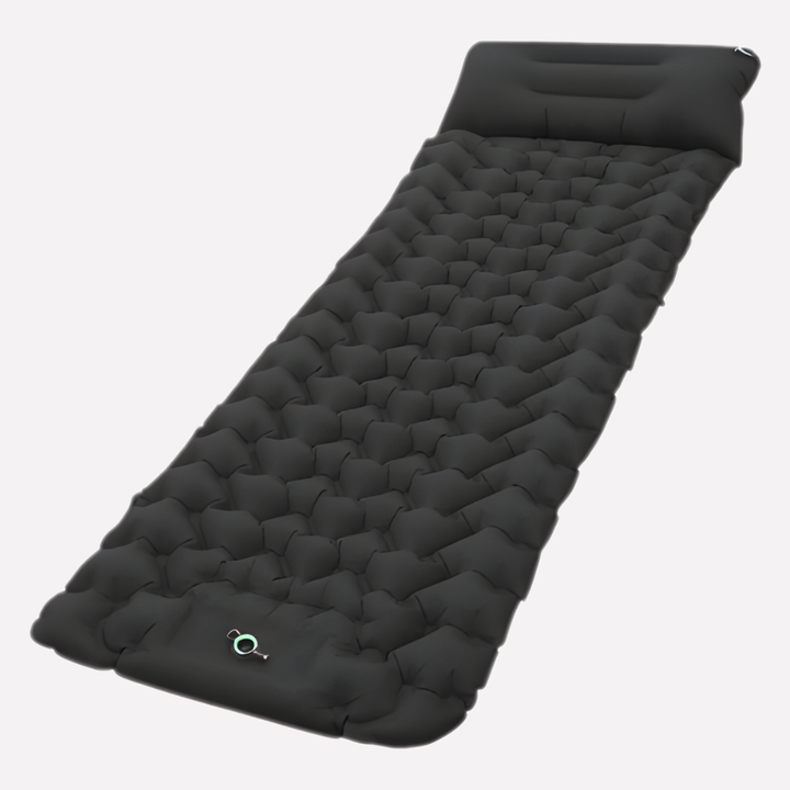 Sammenrullet, lettvekt soveunderlag klart for tur. Perfekt for hengekøye, fottur og kompakt camping.
