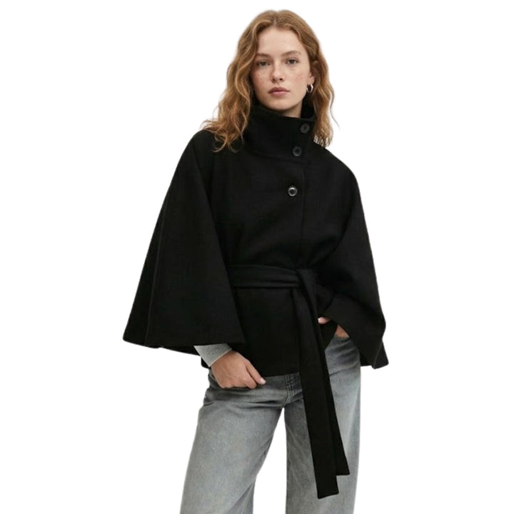 Elegant kvinne omslagsjakke med ståkrage og vide ermer, perfekt for høst og vinter. Komfortabel lagpålag stil.