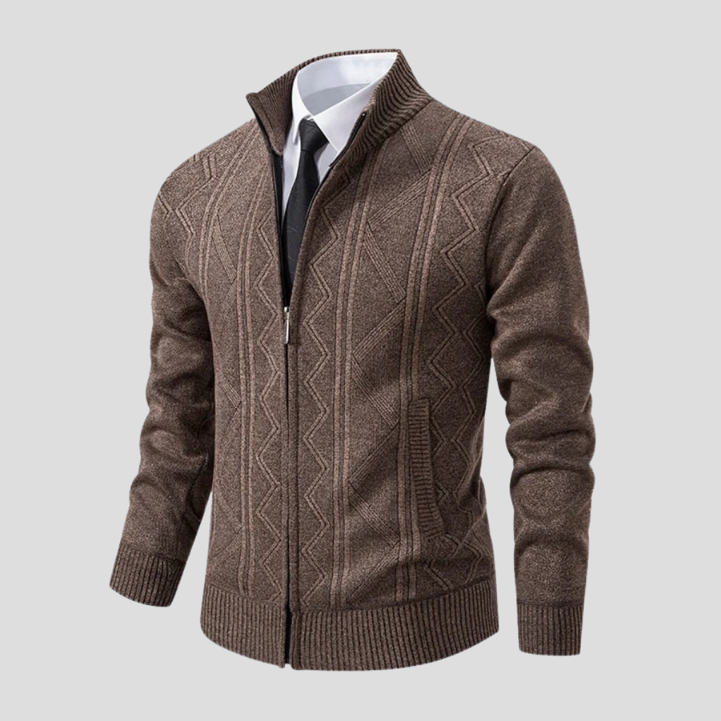 Menns lagdelt strikkecardigan med åpen front. Komfortabel strikk perfekt for høst og vinter.