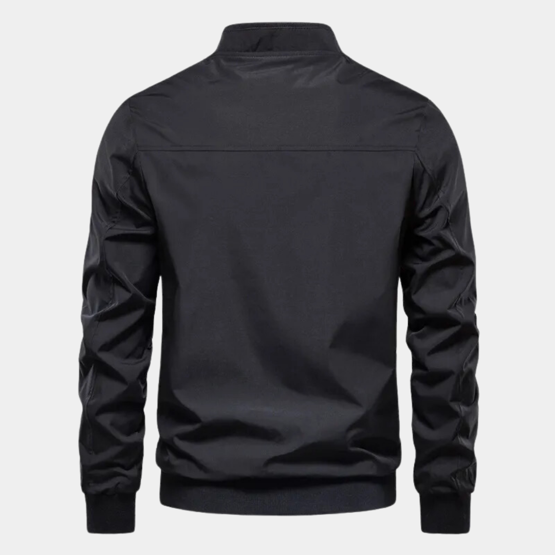Stilig svart dame bomberjakke, perfekt trendy yttertøy for hverdagsbruk. Komfortabel vår- og høstjakke.