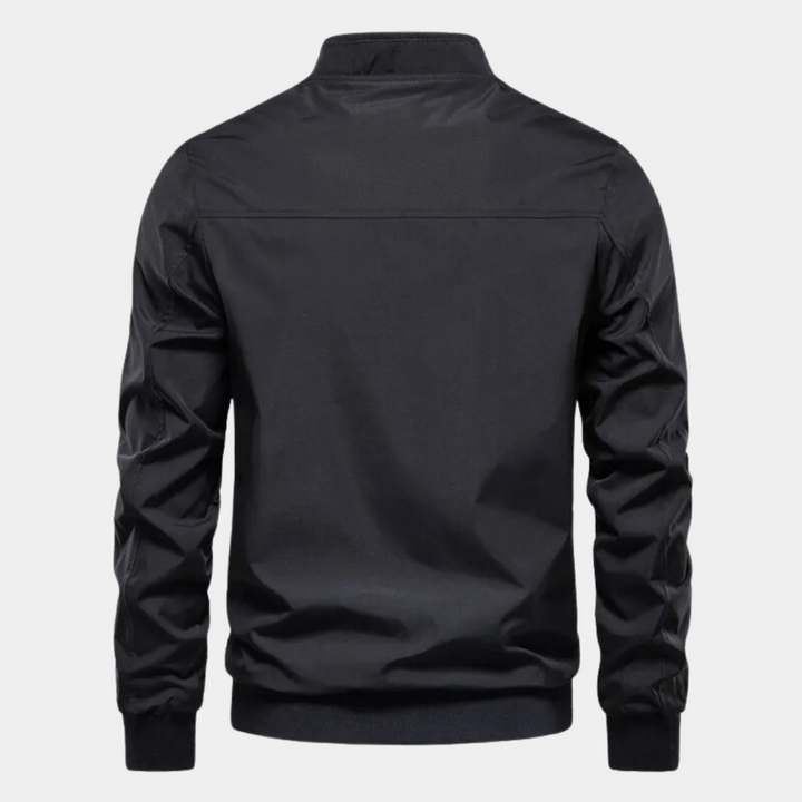 Stilig svart dame bomberjakke, perfekt trendy yttertøy for hverdagsbruk. Komfortabel vår- og høstjakke.