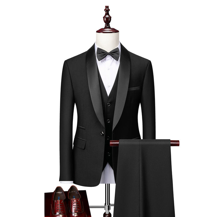 Stilig blå slim fit 3-dels dress for menn. Ideell festdress, kontordress eller moderne bryllupsdress.