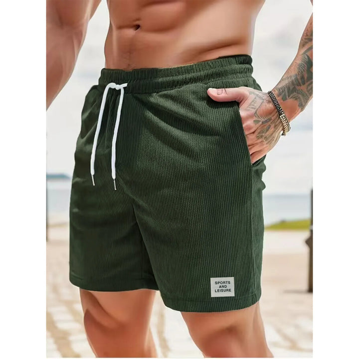 Behagelige sommerfritidsshorts for menn med elastisk snorliv. Perfekt for en avslappet hverdagsstil.