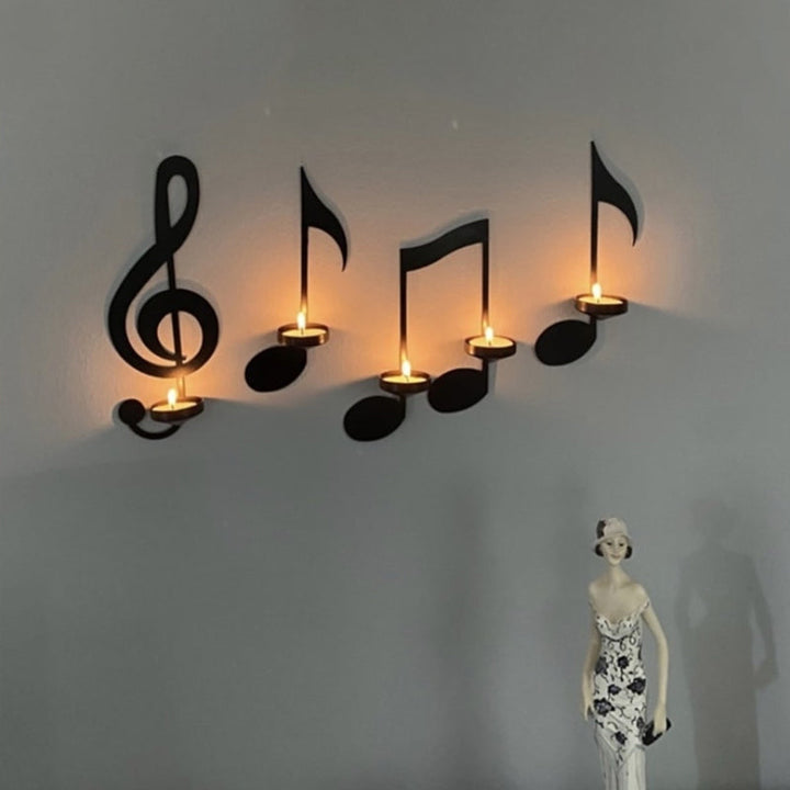 Unik svart musikknoter vegglysestake. Perfekt som interiørdetalj og gave til musikkelsker.