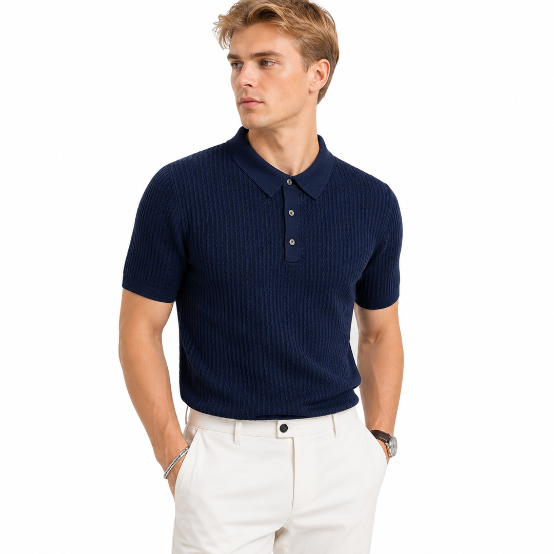 Trendy herrepolo med striper, strikket for en slim fit. Allsidig for business casual og elegant sommerfritid.