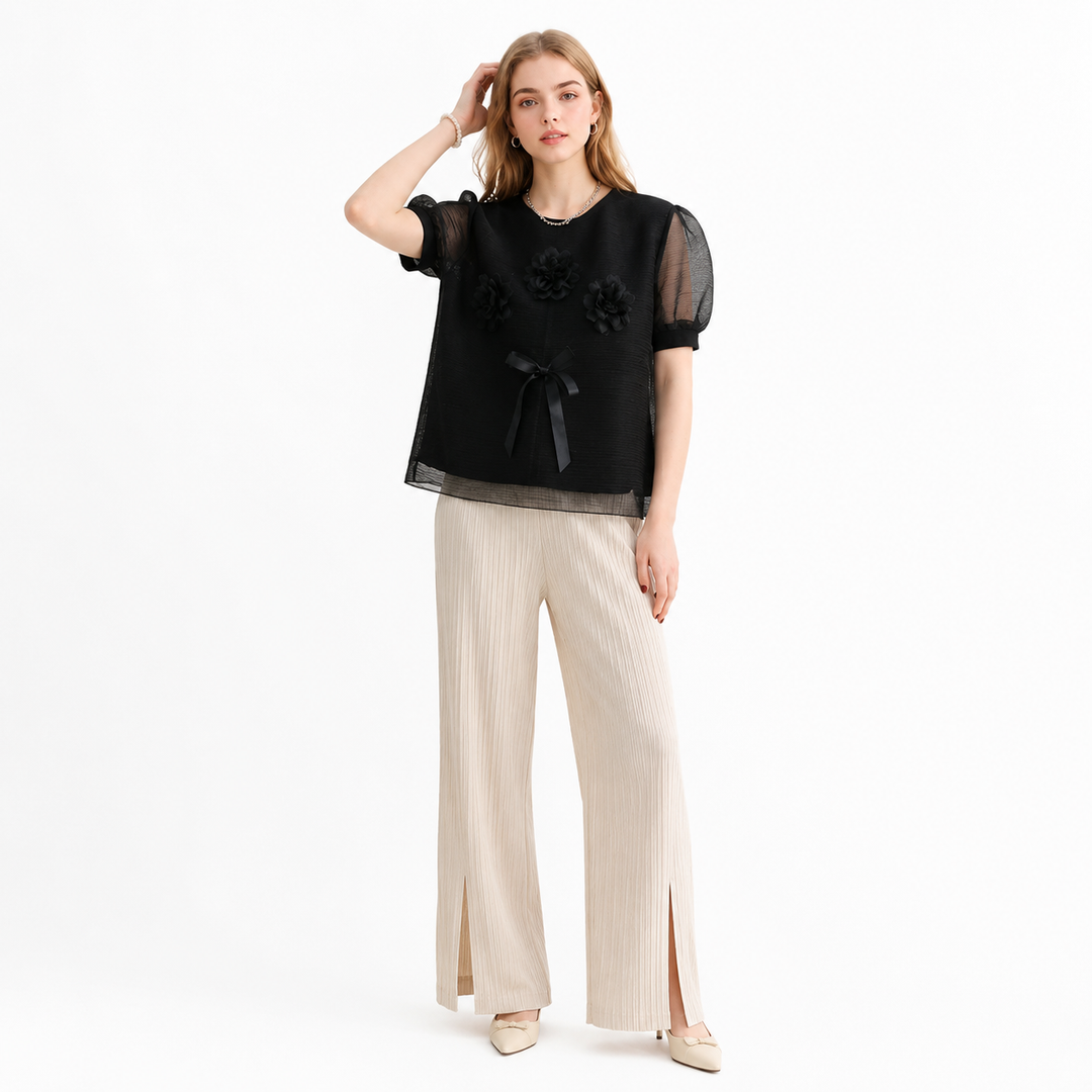 Elegant aprikos plissert topp med 3D-blomster, puffermer. Perfekt feminin sommertopp for fest og hverdag.