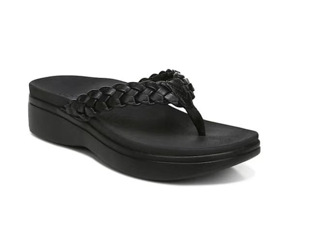 Stilige bohemske damesandaler. Lettvektige strandsko med justerbare stropper for sommerens eventyr.