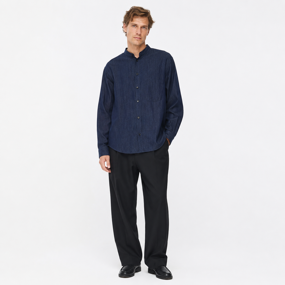 Herre linskjorte med ståkrage i minimalistisk design for sommer og fritid.