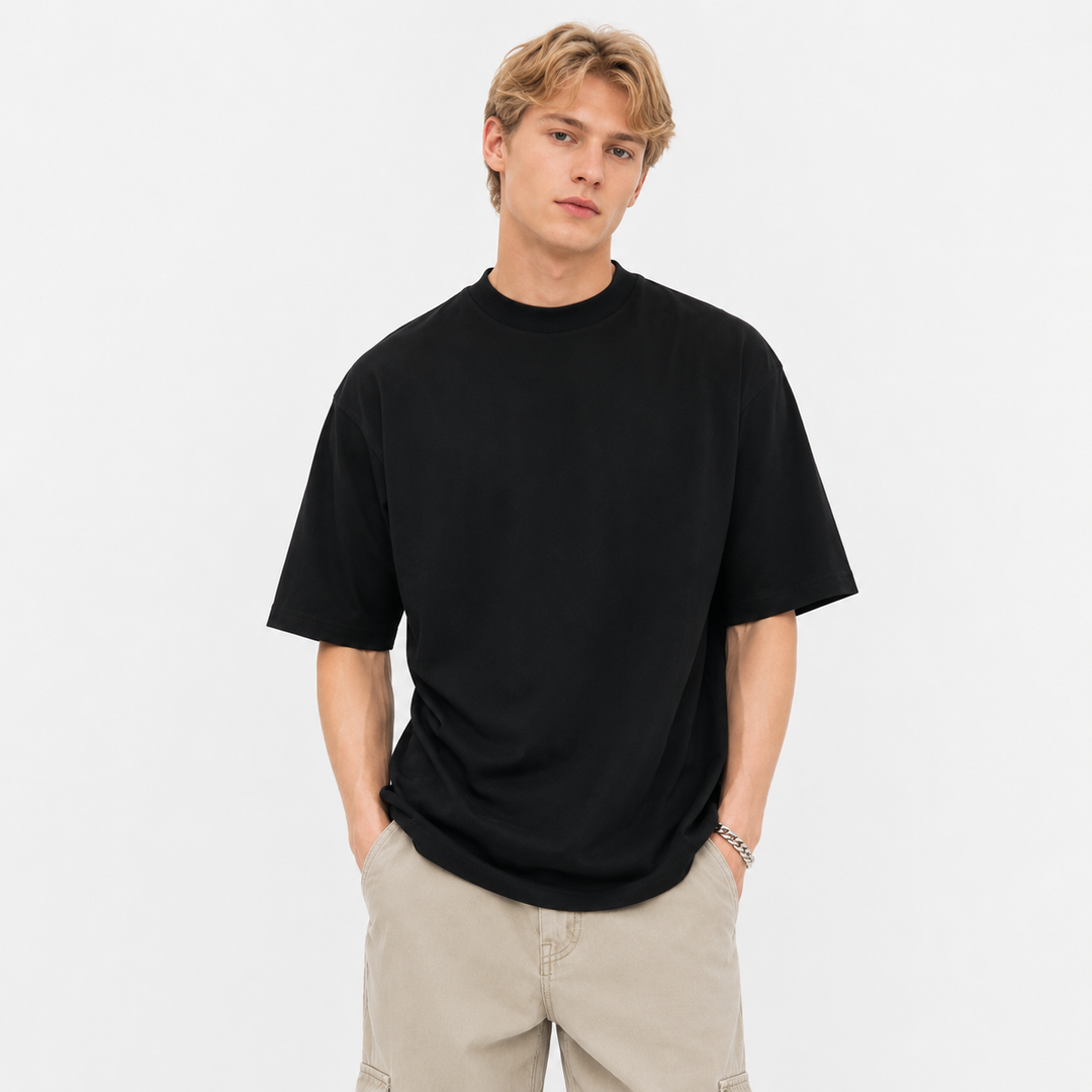 Herre mock neck t-skjorte i myk bomull, perfekt for sporty fritidsbruk.