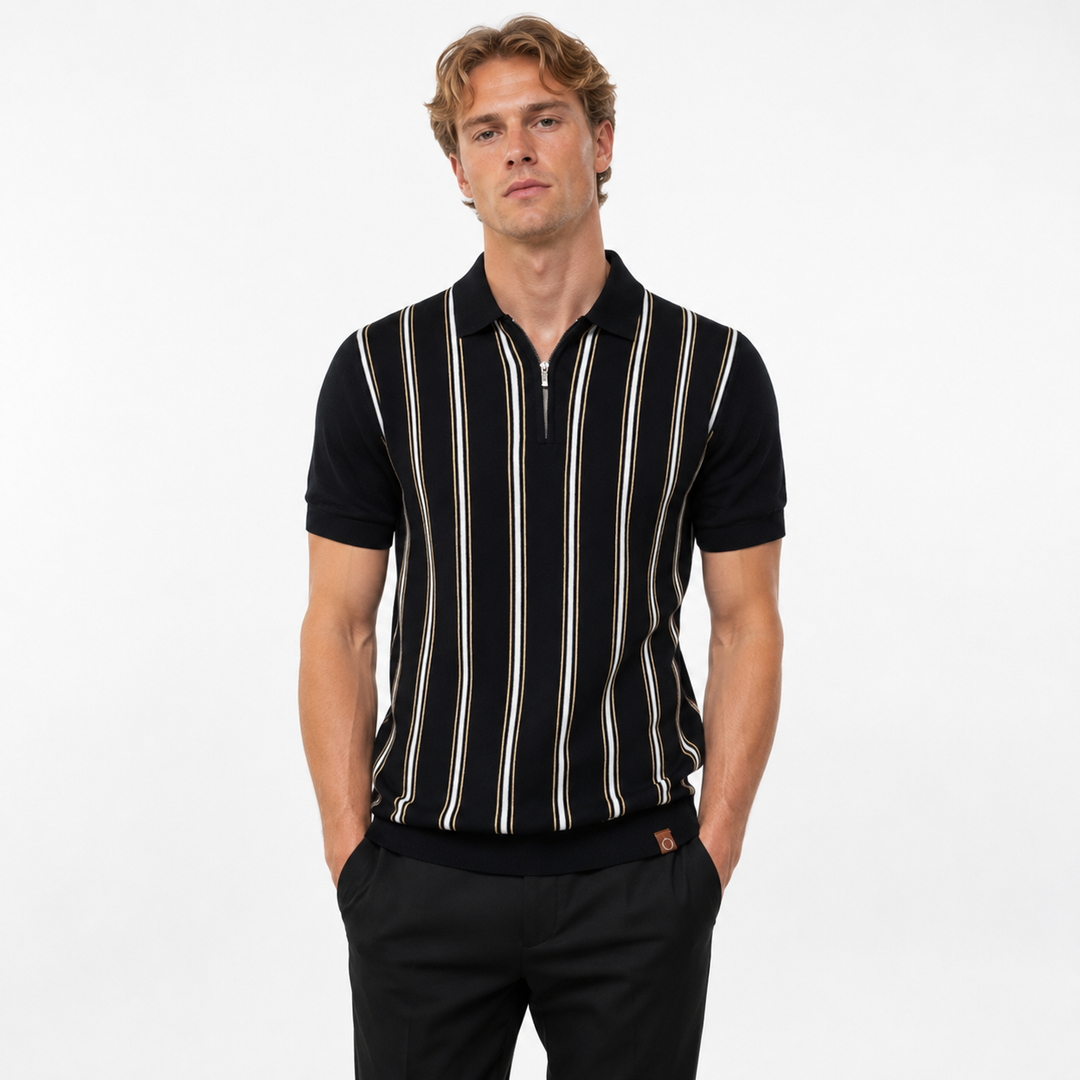 Nærbilde av elegant stripet pikéskjorte for herre. Kortermet "Old Money" polo, perfekt for sommerstil.