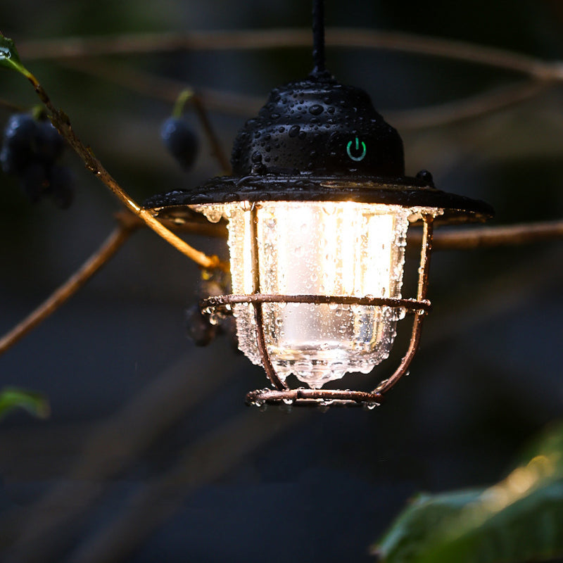 Bærbar oppladbar retro LED-lykt, vanntett og perfekt for camping, tur og friluftsliv.
