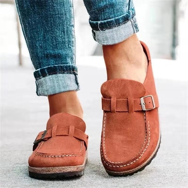 Olga dame slip-on loafers med elegant spenne. Komfortable hverdagssko for kvinner.