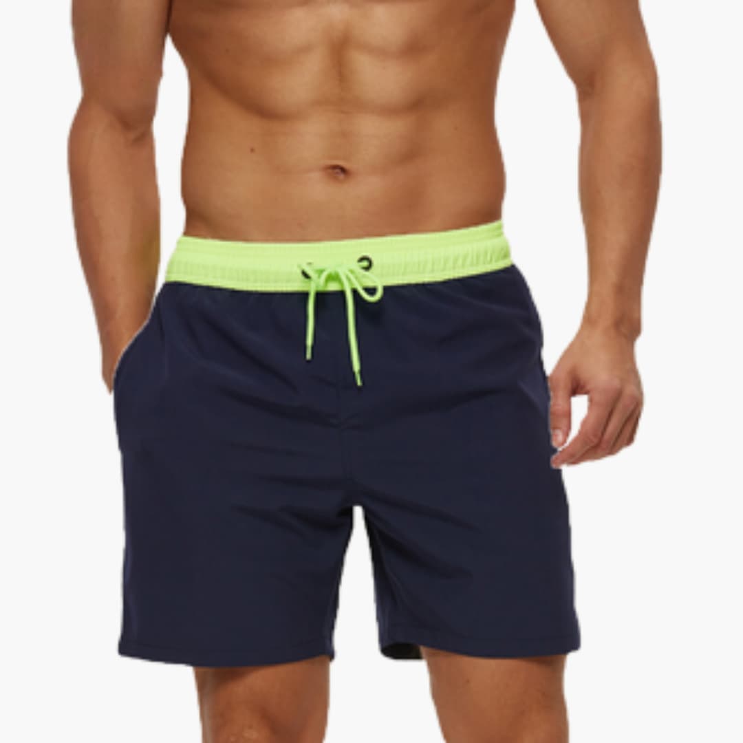 Hurtigtørkende badeshorts for menn, komfortable og ideelle for svømming og fritid.