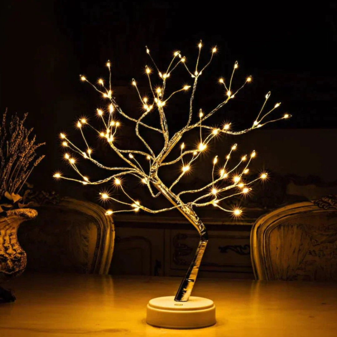 Stilren tre-formet LED designlampe. Ideell stemningslampe for soverom, kontor eller stue, skaper koselig atmosfære.