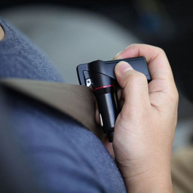 Nødfluktverktøy for bil med innebygd USB-lader for telefoner og økt bilsikkerhet.