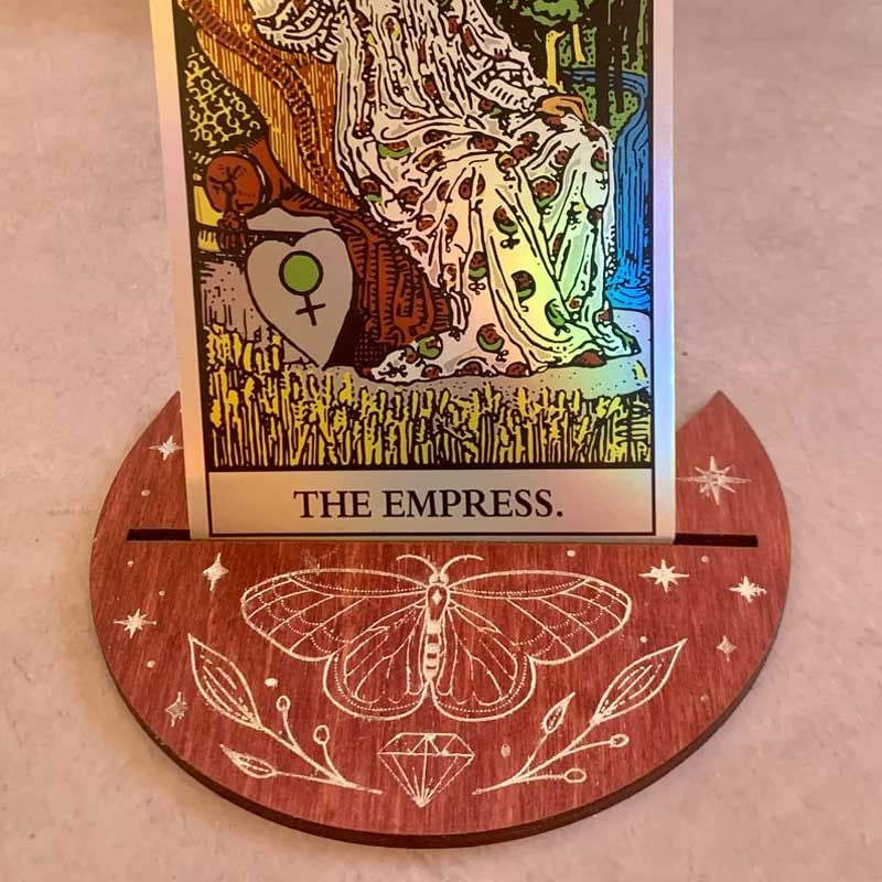 Gavesett: Enkle tarotkort som gir innsikt og veiledning, ideelt for nye tarotentusiaster.
