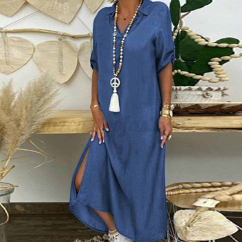 Klassisk dame maxikjole i lyseblå denim. Komfortabel vårkjole til hverdags.