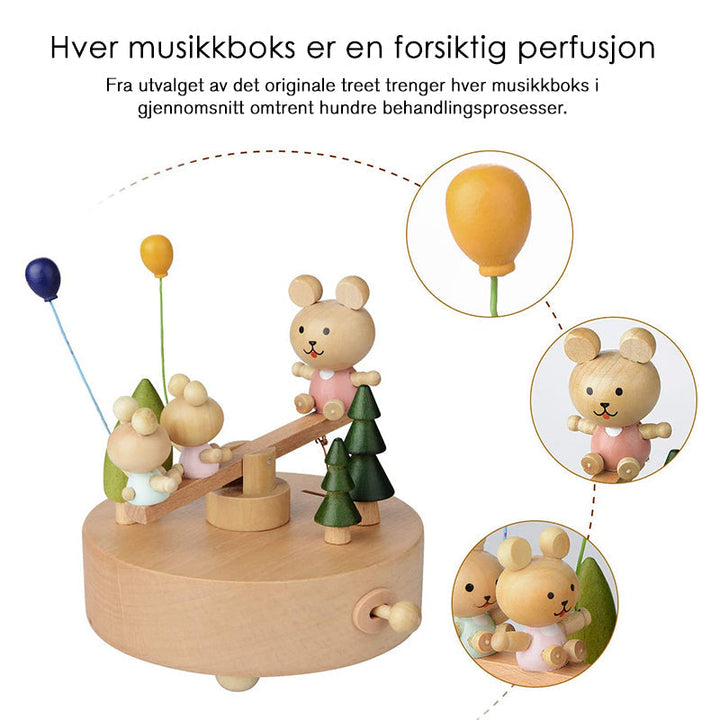 Elegant tre musikkboks, vakker gave og tidløs dekorasjon for interiør.