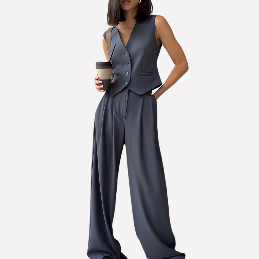 Elegant ermeløs vest og bukser for kvinner. Komfortabelt kvinnesett, perfekt for stil og fritid.