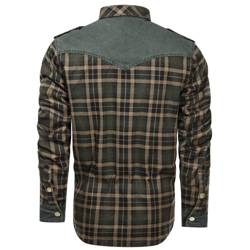 Mote for menn: En allsidig rutete skjorte med glidelås, perfekt for en casual look.