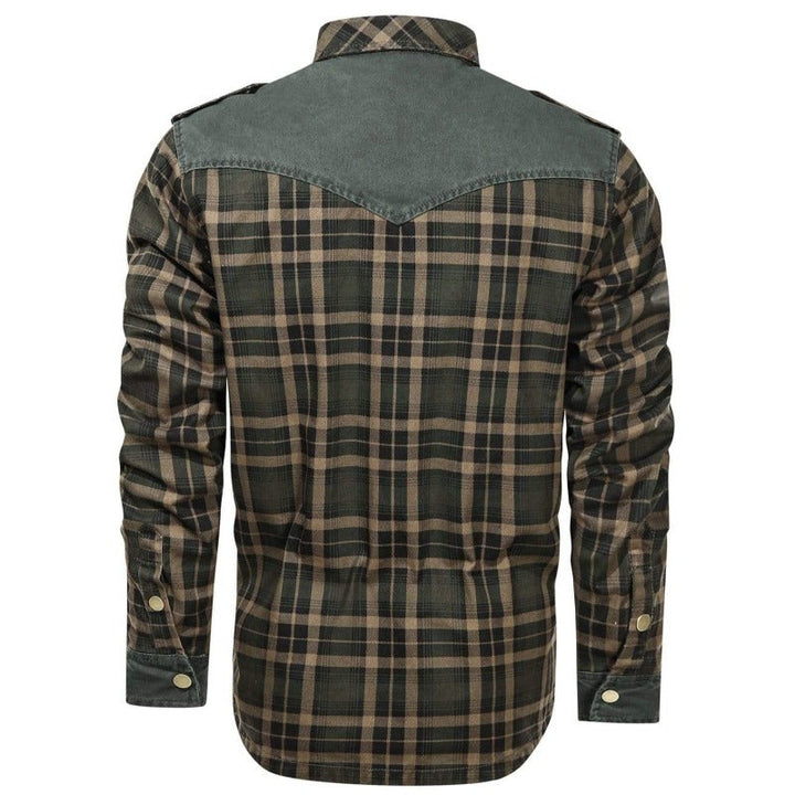 Mote for menn: En allsidig rutete skjorte med glidelås, perfekt for en casual look.