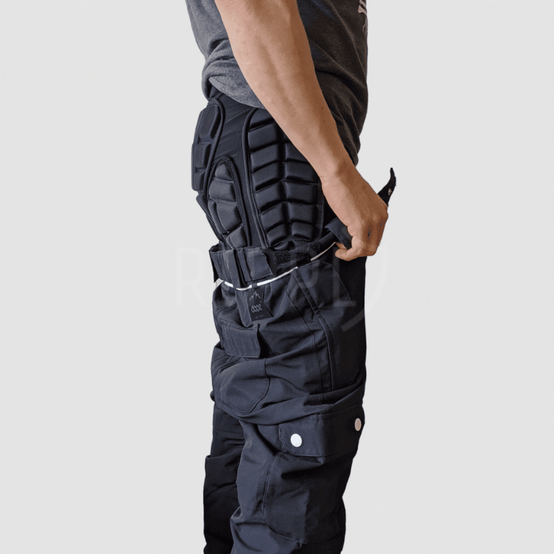 Reduser risikoen for skader med disse unisex impact shortsene. Essensiell skibeskyttelse for snowboard og ski.