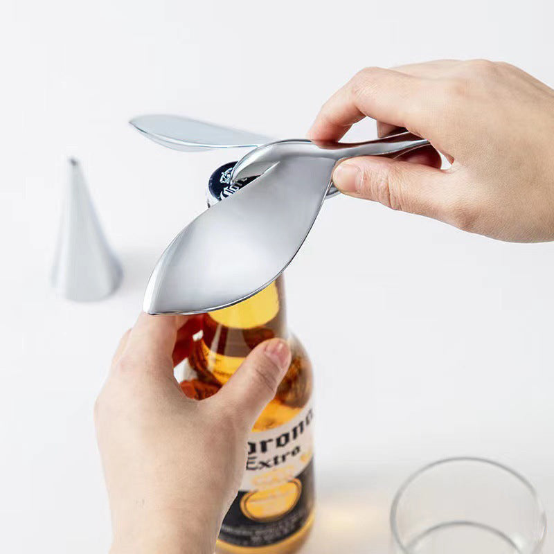 Metallflaskeåpner med stilren balanserende fugl. Perfekt funksjonell dekor til hjemmet eller gave.