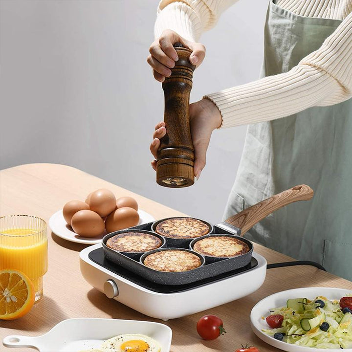 Ren, fire-i-én stekepanne i aluminium. Slitesterkt non-stick kokekar, ideelt for multifunksjonell matlaging.