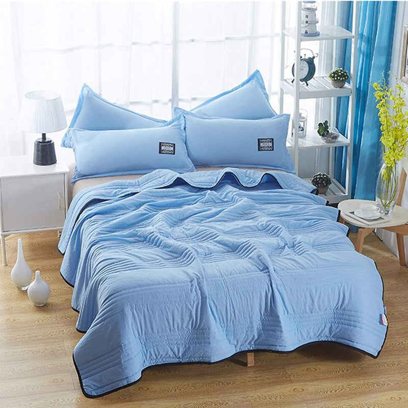 Lett og pustende sommerdyne som forbedrer sovekomforten.