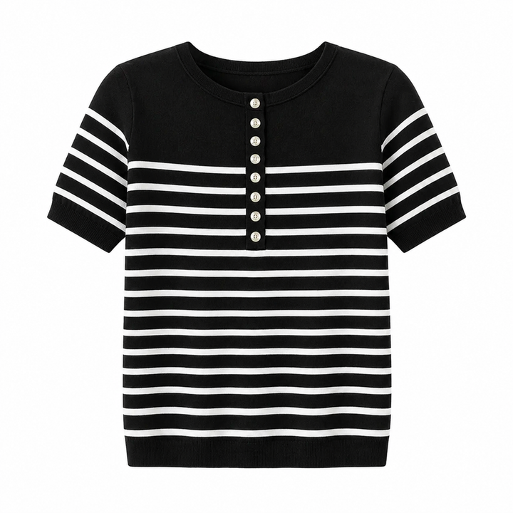 Myk 100% bomulls t-skjorte for dame. Stripet, løs passform med korte ermer. Perfekt for uformell sommer mote.