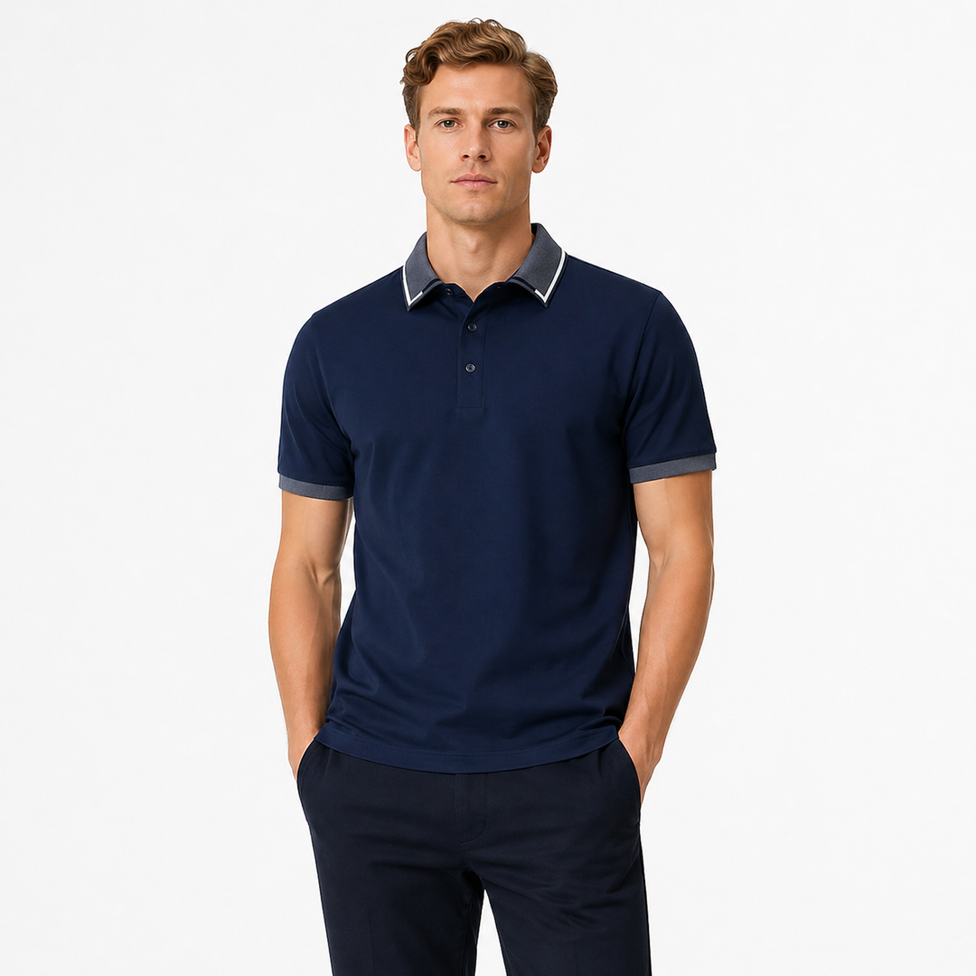 Herre slim fit polo t-skjorte i pustende stoff for sommer. Moderne design for komfortabel fritids- og hverdagsstil.