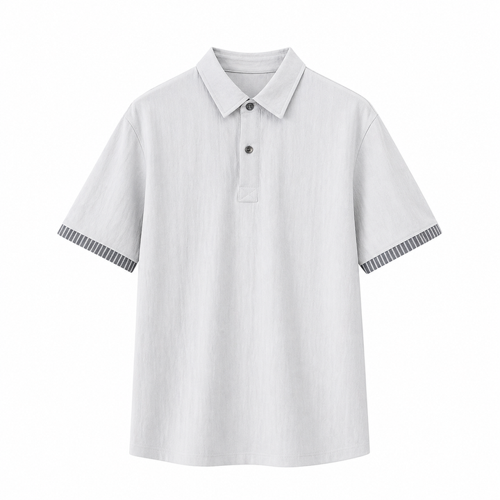 Detaljert bilde av herre polo t-skjorte med grå striper og kortermet slim fit. Ideell for varme dager.