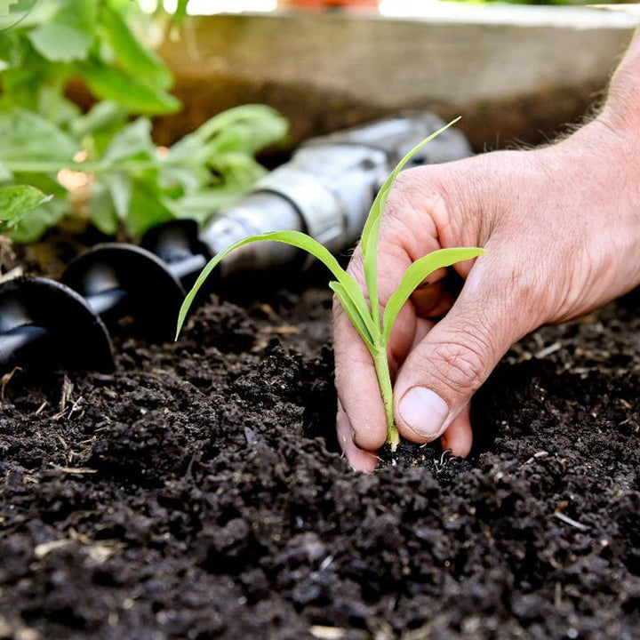 Solid jordbor for planting i hagen, effektivt drilltilbehør for alle hageentusiaster.