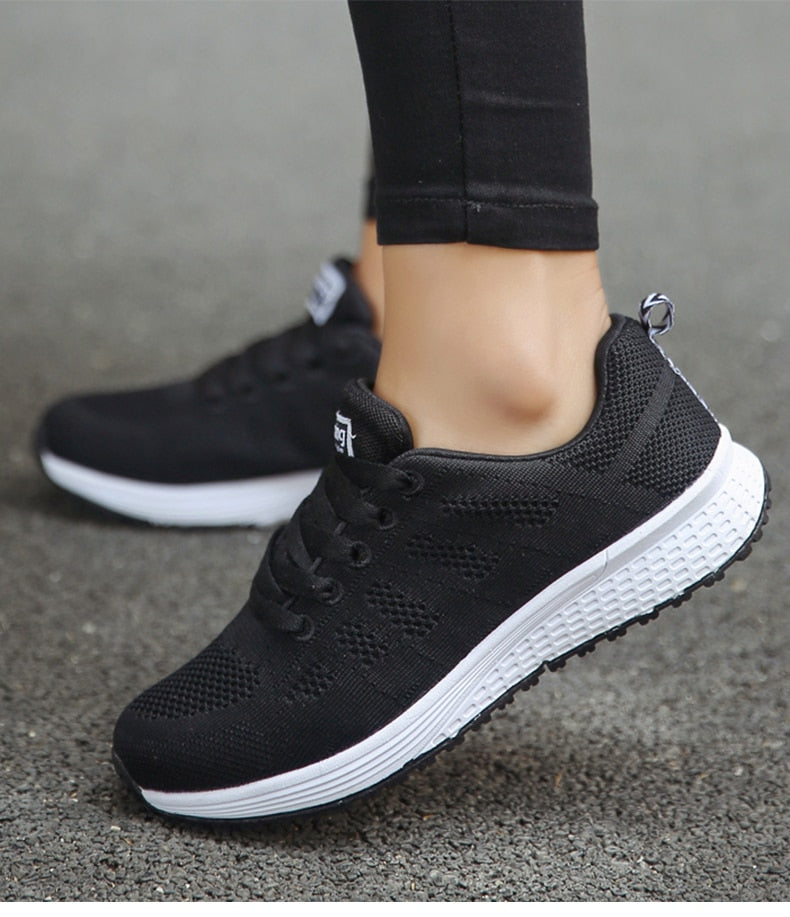 Flerfargede dame lettvekts sneakers, moderne og superkomfortable.