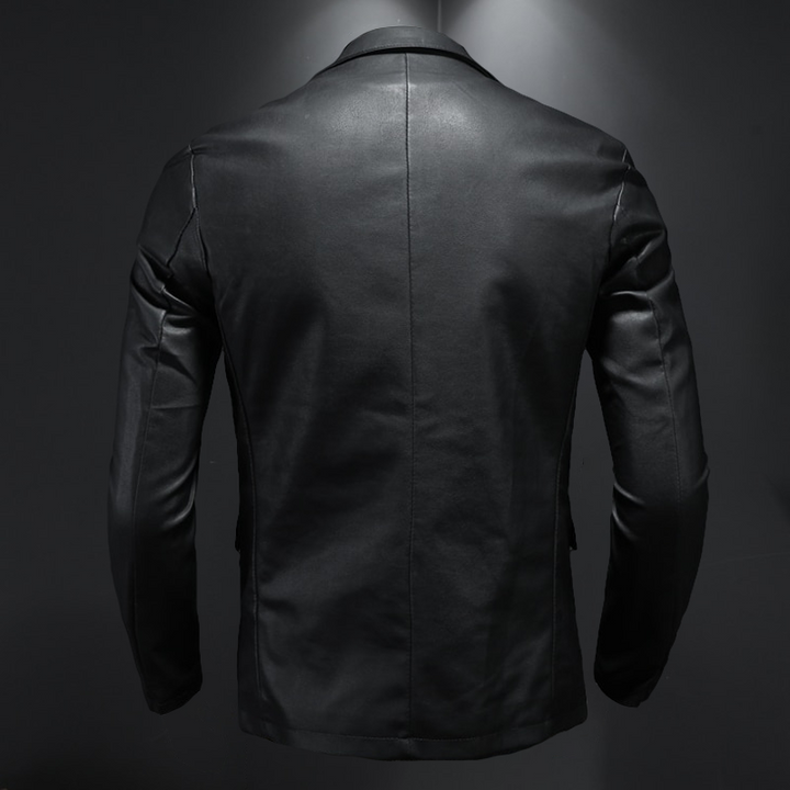 Herrejakke i svart PU-skinn, elegant og stilren. Perfekt som ytterplagg for en tidløs, klassisk stil.