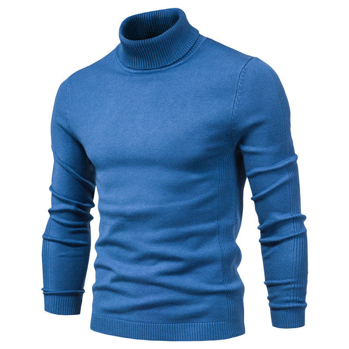 Nærbilde av myk kashmir rullekragegenser for menn. Premium kvalitet og komfortabel passform.