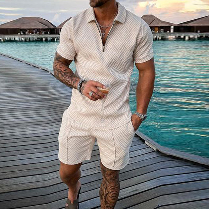 Menns trykte uformelle polosett: kort ermet T-skjorte og shorts. Ideelt for fritid og ferie.