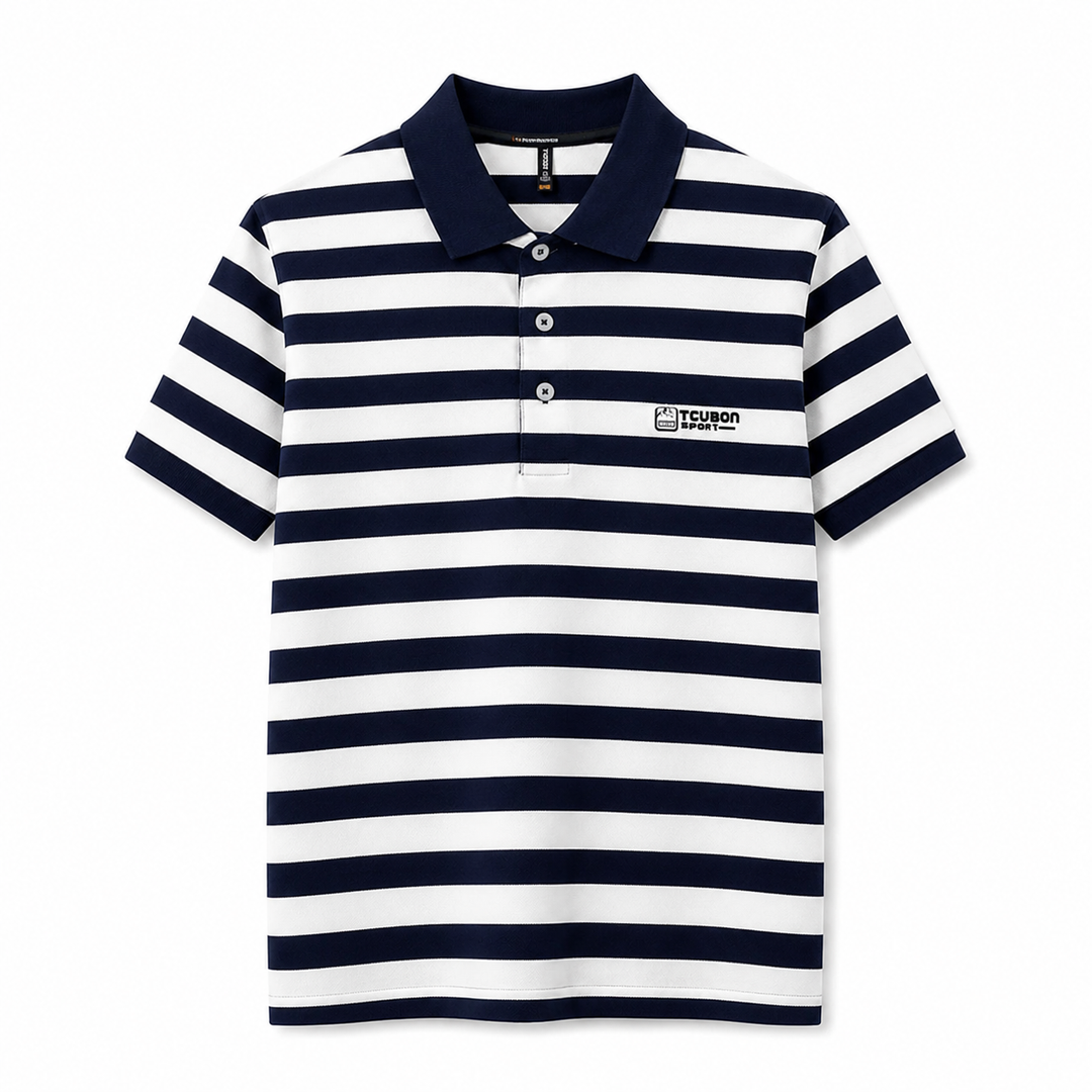 Marineblå stripet herre polo, kortermet og pustende for varme dager. Perfekt for en avslappet, stilig look.