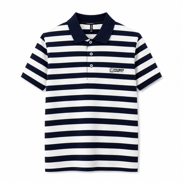 Marineblå stripet herre polo, kortermet og pustende for varme dager. Perfekt for en avslappet, stilig look.